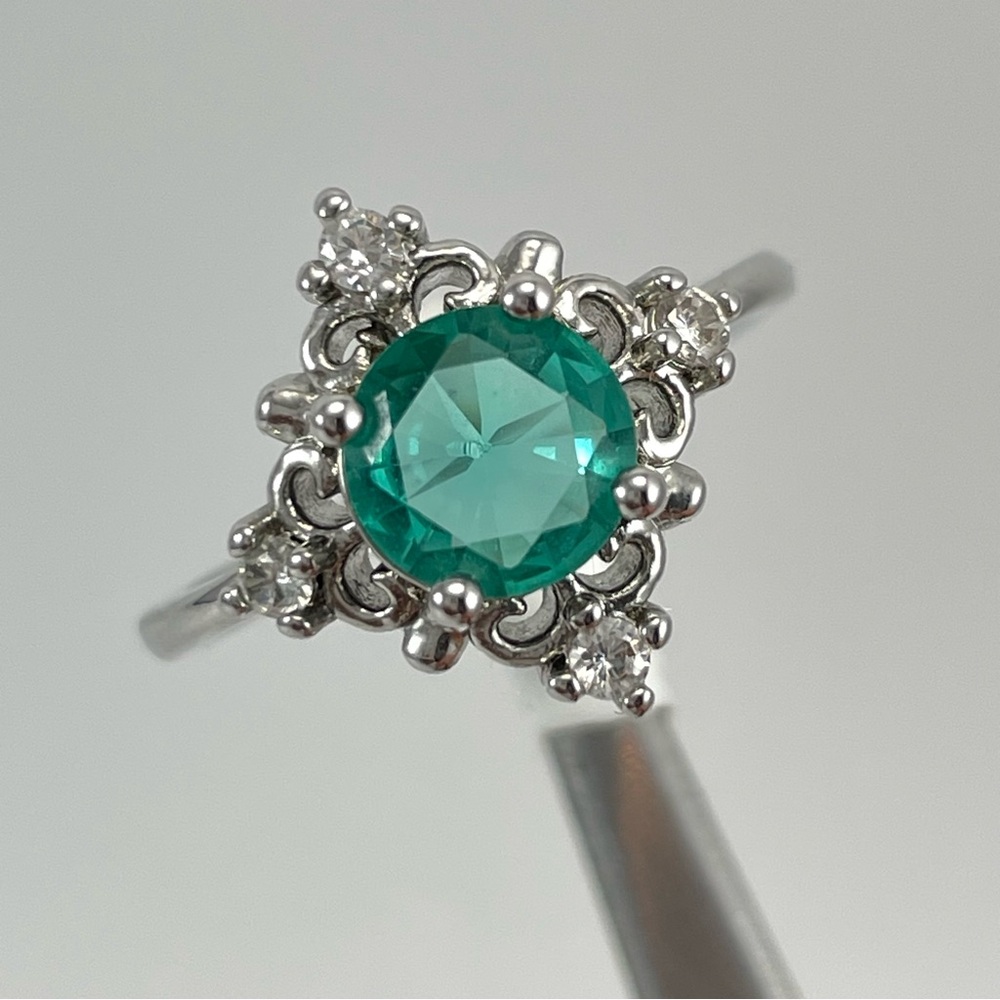 Beautiful Cute Trendy Teal Green Snowflake Halo Diamond CZ Silver Plated Ring